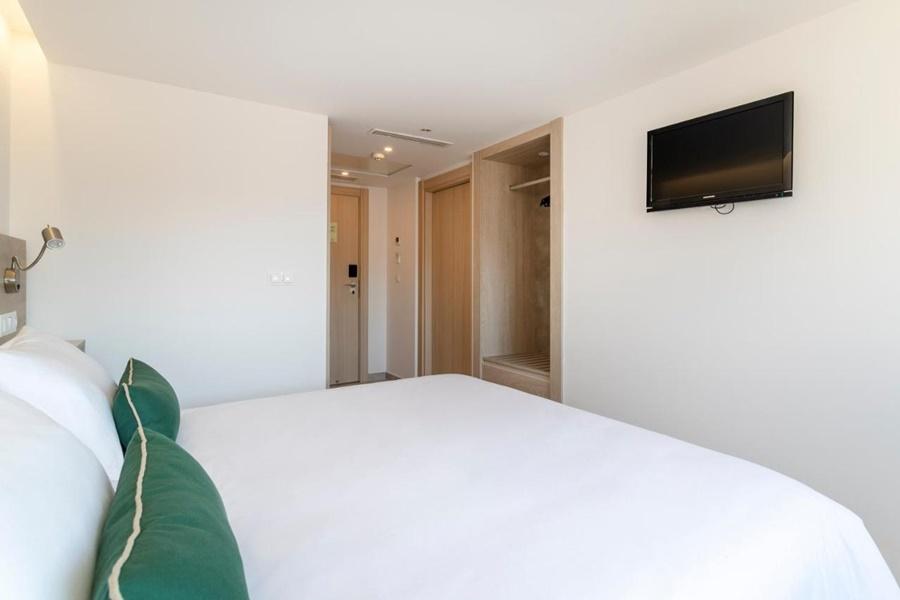 Halley Hotel & Apartments Affiliated By Melia Benidorm Buitenkant foto