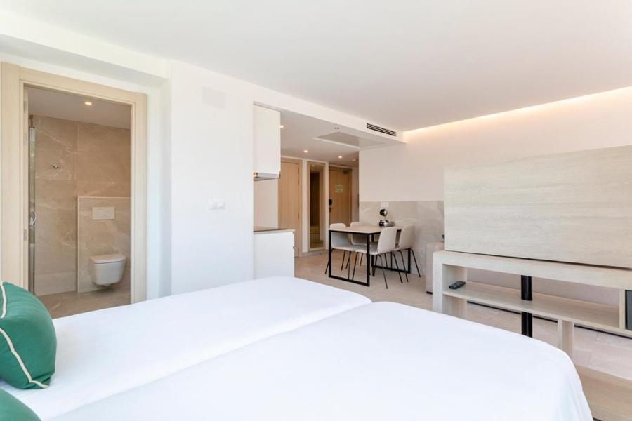 Halley Hotel & Apartments Affiliated By Melia Benidorm Buitenkant foto