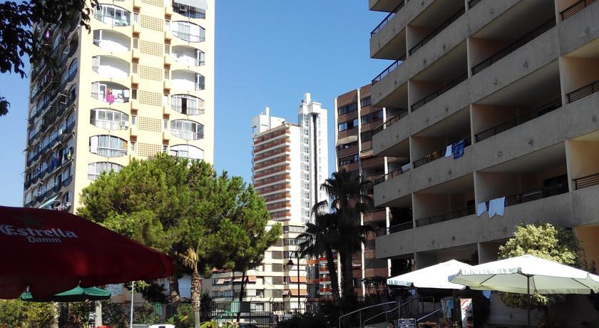 Halley Hotel & Apartments Affiliated By Melia Benidorm Buitenkant foto